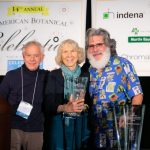 Mark Blumenthal presents award to Larry and Linnea Wardwell